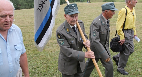 Памятник офицеру вермахта к 9 мая