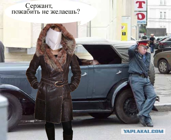 Задумчивый милиционер и его машина