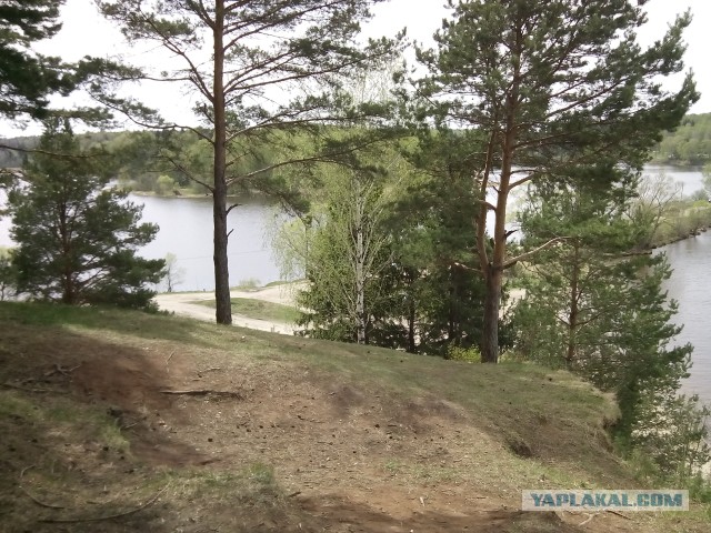 Из далека, долго, течет река Волга