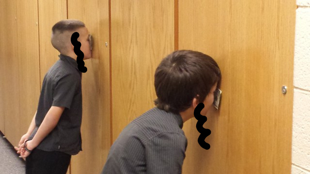 Нужны деньги, сынок? Ну, лови карту...