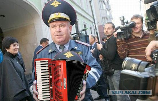 Фотожаба: ГИБДД против мигалок!