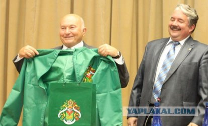 Если бы афиши к фильмам рисовали по названию