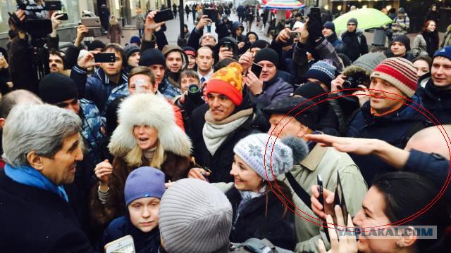 Джон Керри прогулялся по Арбату