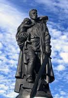В тени свастики