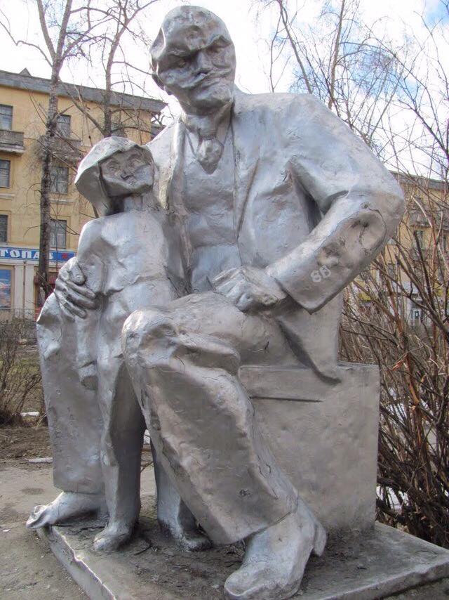 Ничего необычного, просто в испанском городе Паленсия реставратор изуродовал статую 1923 года