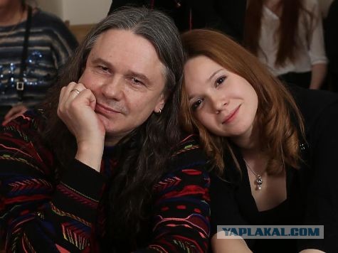 Не скамеечке...