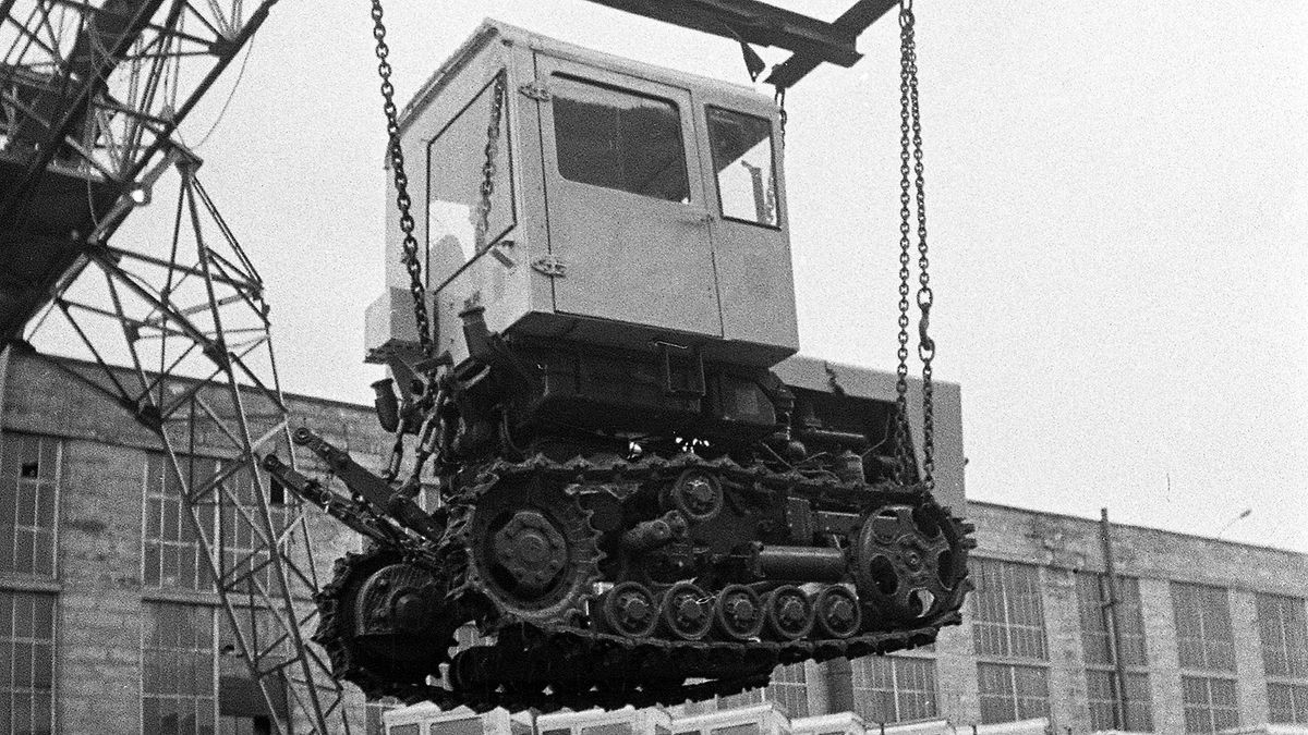 Т-70 — это гусеничный трактор, разработанный в СССР в 1974 году