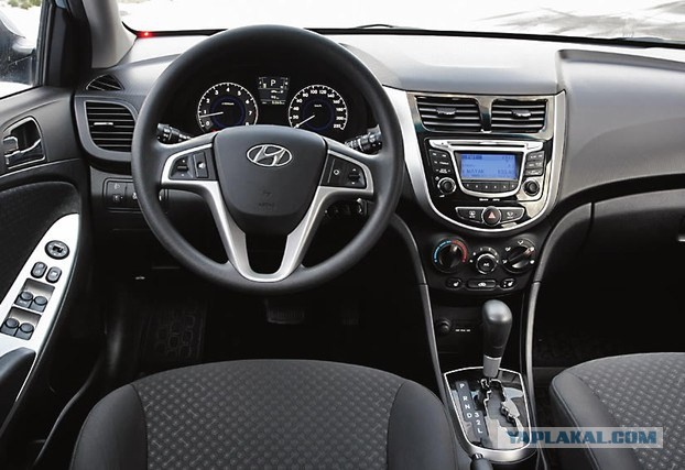 АвтоВАЗ рассекретил интерьер Lada Vesta.
