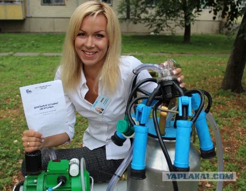 В Киеве открыли кафе с обнаженными официантами