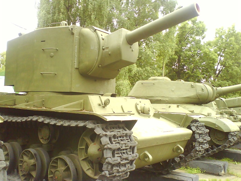 В2 44. Музей бронетанковой техники (нижний тагил). Танковый двигатель v12 т 72. В2 44. Розетка настенная 16а ip44 230в 2p+pe с защ.