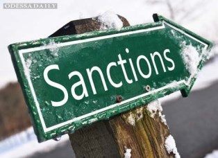 Курс доллара впервые поднялся выше 42 руб.