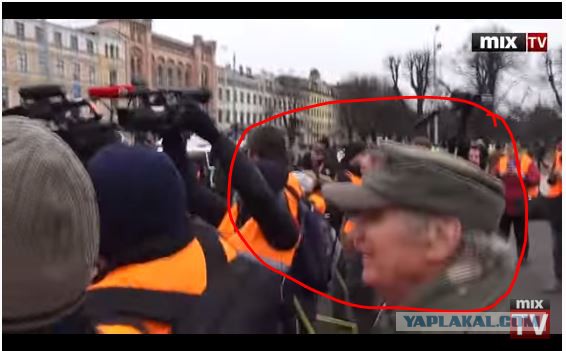 Задержан британский журналист Грэм Филлипс в Риге