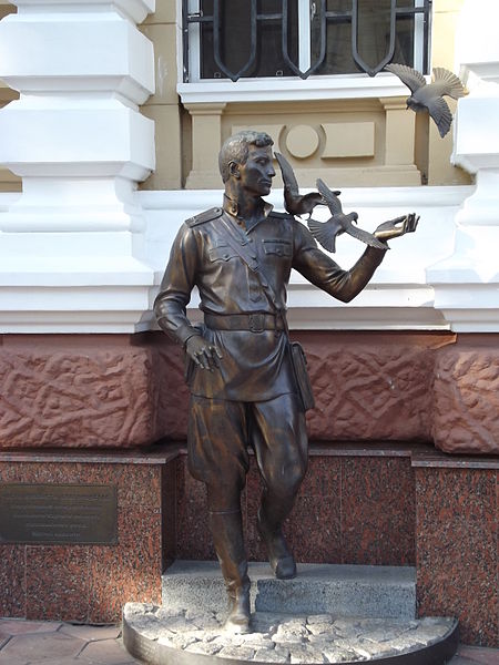 10 самых веселых памятников в России