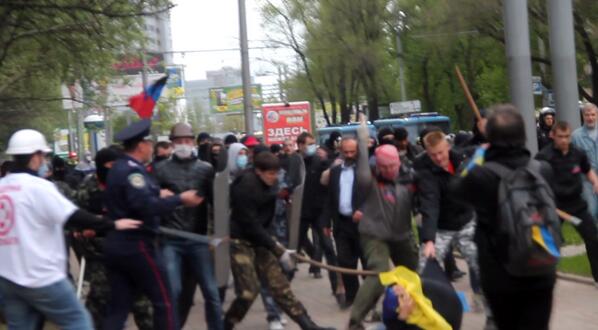 Марш правосеков в Донецке