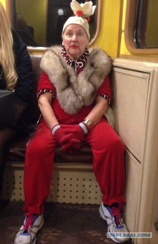 Модники в метро
