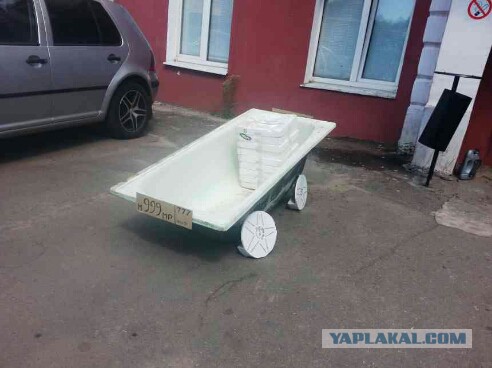 Веселые водители, которые паркуются необычным способом