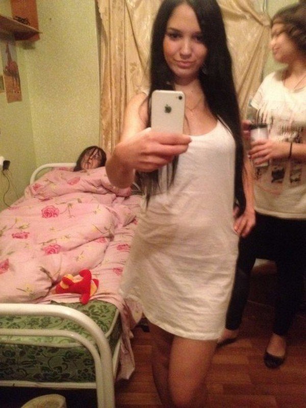 Дуры, хватит выёживаться перед фотиком