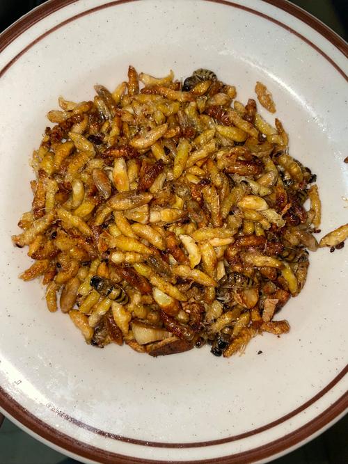 Устранение осиного гнезда