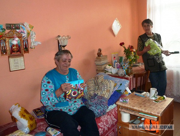 Как Лидия Раевская помогает  дому престарелых.