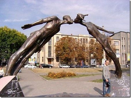 Смешные памятники Харькова