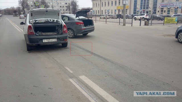 ПДД РФ 8.8 против 8.5 (разворот)