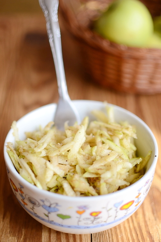 Сырные пирожки с яблоками