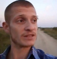 Куда идут ночью одинокие люди по трассе?