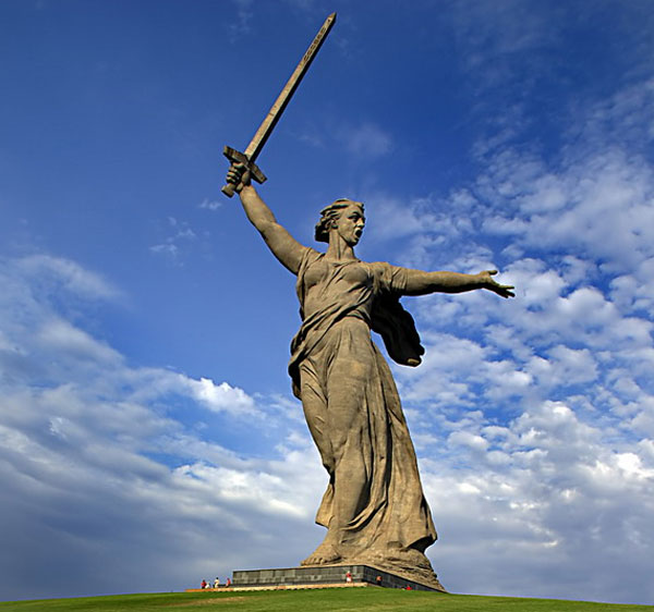 10 самых веселых памятников в России
