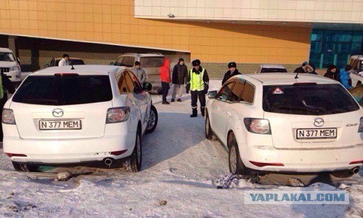 Стоят две машины на парковке...Ничего не смутило?