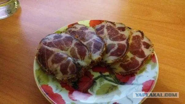Вяленая свиная шея.