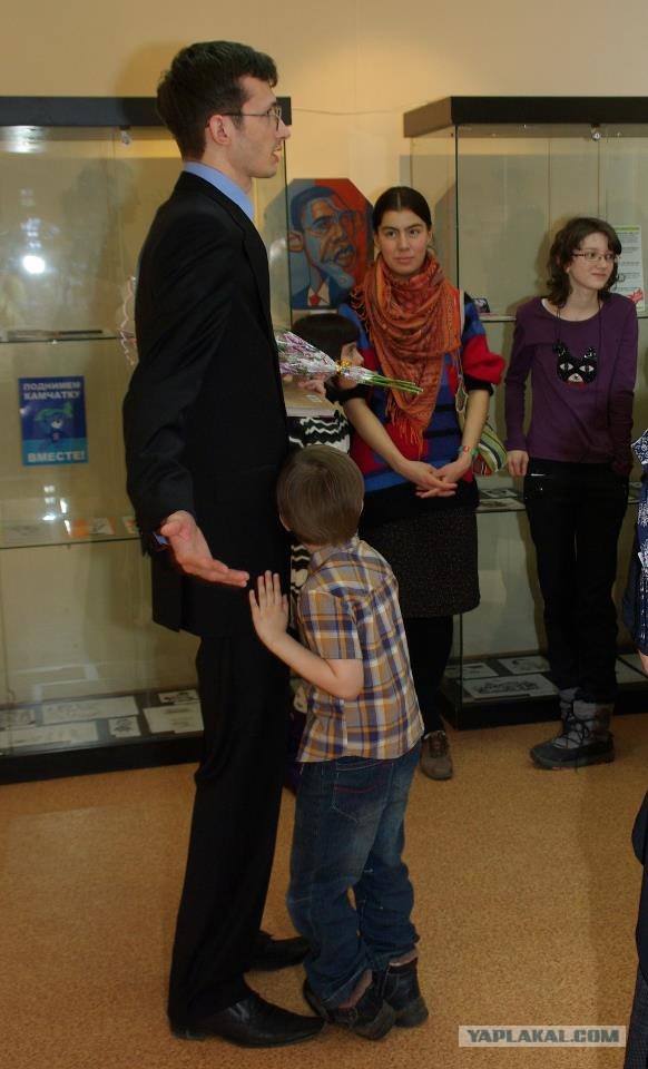 Выставка карикатур Дениса Лопатина