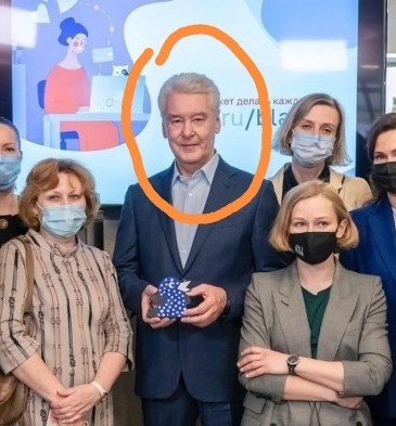 В общественном транспорте Москвы теперь выписывают штрафы за то, что маска слегка спущена