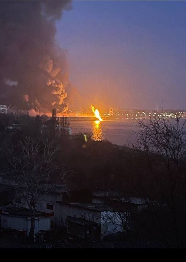 Горит ДнепроГЭС