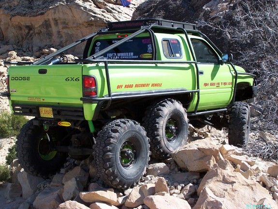Скалы, болота,равнины - все равно: Dodge Ram T-rex