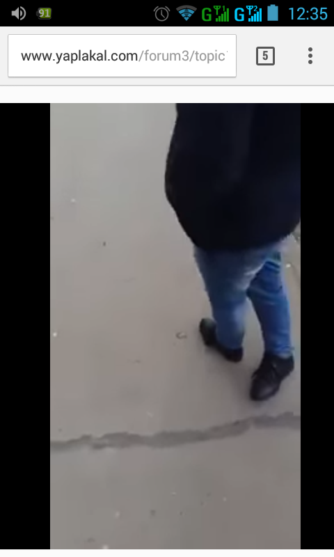 Подростки засняли на видео падение женщины с балкона