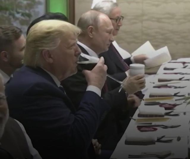 Путин пришел со своим  термосом на ужин лидеров G20