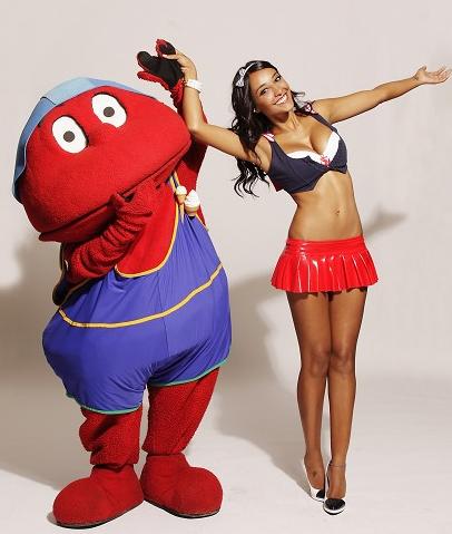 Итальянский врач избил журналистов перед камерой