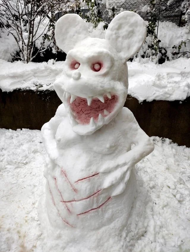 Снеговики, которых слепили очень креативные люди