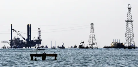 Почему самая богатая нефтью страна мира так бедно живет?
