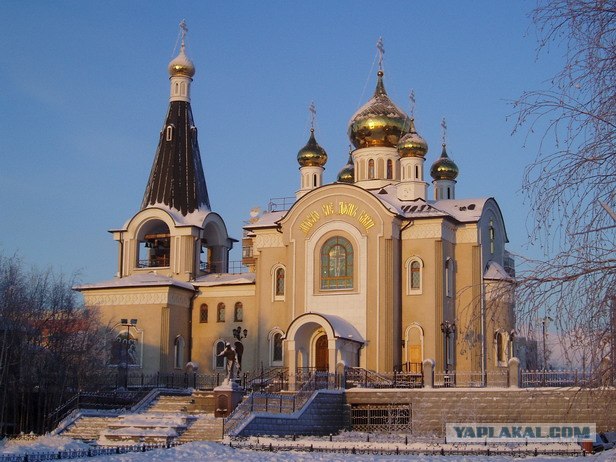 Храм мирный архангельская область. Храм Мирный Якутия.