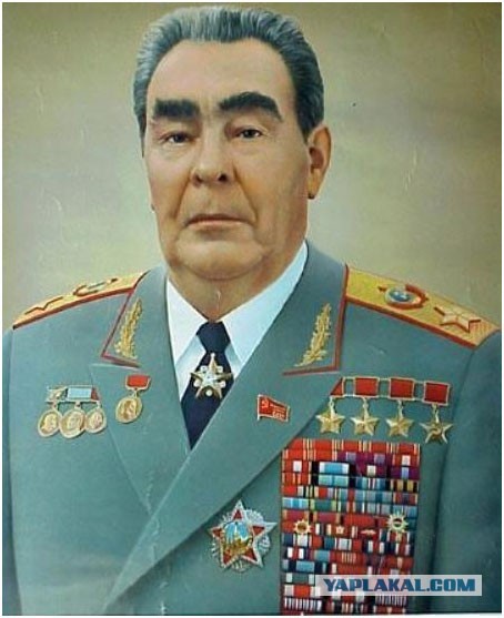 Топ-5 самых эпатажных военных мундиров