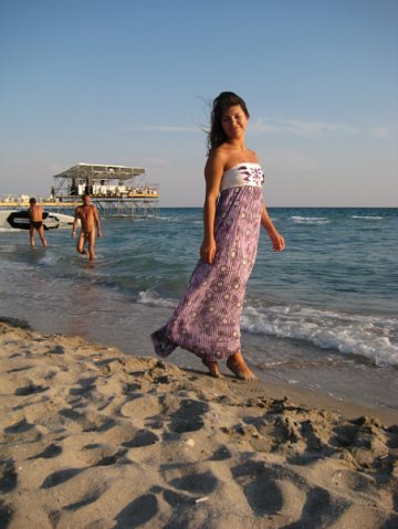 "Девушка" на пляже