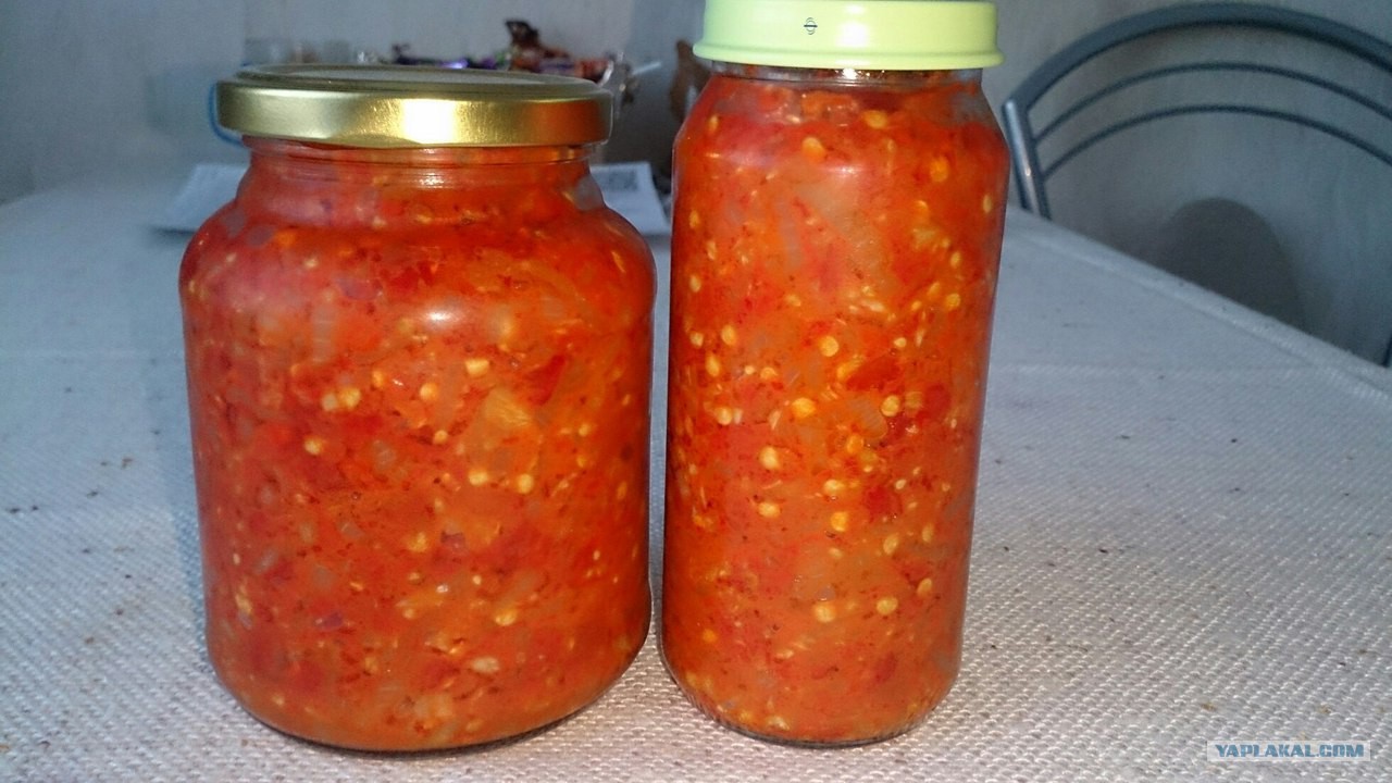 Острый перец на мясорубке на зиму