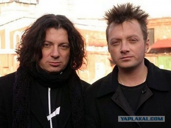 Знаменитости и их родные братья с сестрами