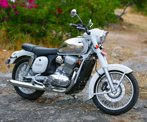 Что выпускает сейчас легендарная Jawa, поставлявшая мотоциклы в СССР