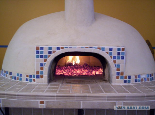 Печь для пиццы. Pizza oven.