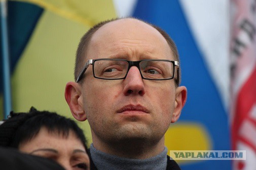 Яценюк: у Украины мало шансов получить контроль