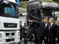 Первый канал банит юзеров за любую фотку грузовика