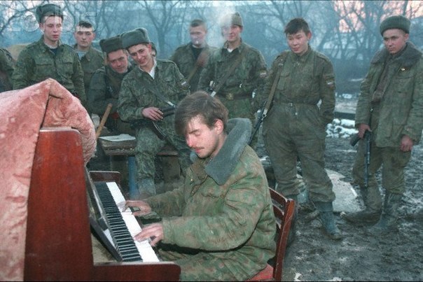 Когда стоит бесплатный рояль или пианино, то...