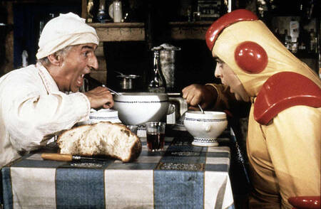 Телохранители хранили его секрет. Годами он вел двойную жизнь.